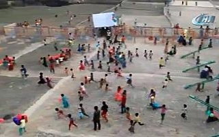Arakanlı çocuklar ilk kez parkla tanıştı