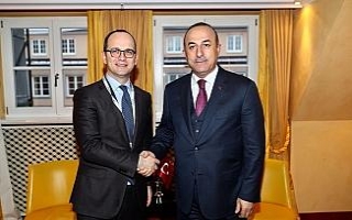 Bakan Çavuşoğlu, Arnavut mevkidaşı ile görüştü