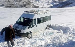 Bingöl’de buzlanma kaza getirdi: 10 yaralı