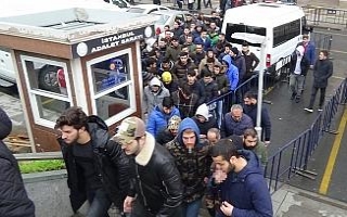 Derbiye meşale sokan taraftarların cezası belli...