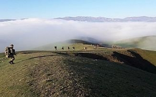 Diyarbakır’da teröristlerin inleri imha edildi