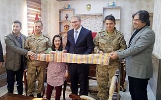 Down sendromlu Sena Nur’dan, Mehmetçiğe güzel...