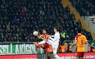 İlk 25 dakikada 2 gol var