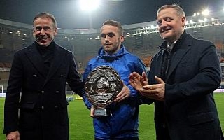 Mahmut ve Visca’ya plaket verildi