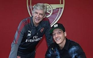 Mesut Özil imzayı attı, Arsenal tarihine geçti