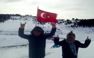 Miniklerden Mehmetçiğe marşlı destek