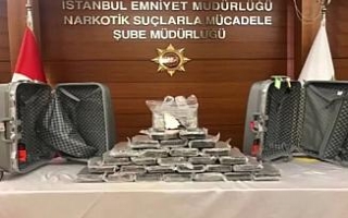 Narkotik operasyonu polis kamerasında