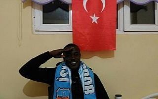 Nijeryalı futbolcudan Mehmetçik’e destek