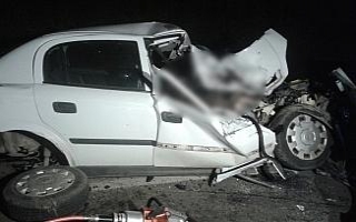 Otomobil ’pat pat’a çarptı: 1 ölü, 3 yaralı