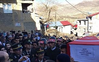 Siirtli şehit Kürtçe ağıtlarla uğurlandı