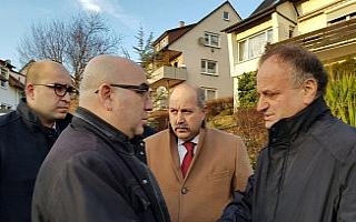 Stuttgart Başkonsolosu Türk ailenin öldüğü evde...