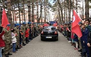 Afrin gazisi yeniden silah arkadaşlarının yanına...
