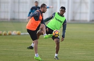 Atiker Konyaspor’da Osmanlıspor mesaisi başladı