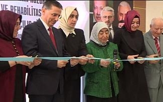 Başbakan Yıldırım’ın eşi huzurevi açılışına...