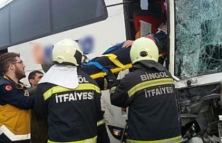 Bingöl’de 2 otobüs çarpıştı: 7 yaralı