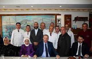 Erdoğan tarihi köftecide yemek yedi