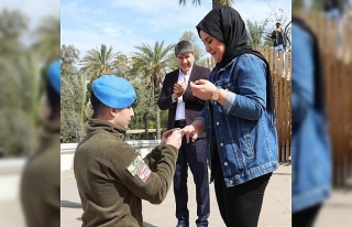 Evlilik teklifine Başkan şahitlik etti