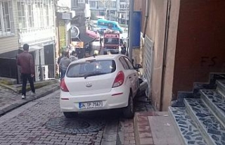 Fren yerine gaza bastı, binaya girdi