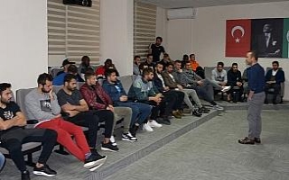 Futbolcular ve personelle vedalaştı
