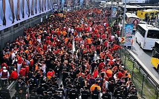 Galatasaray taraftarları Kadıköy’e geldi