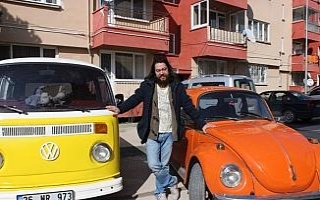 İsim verdiği araçlarına gözü gibi bakıyor
