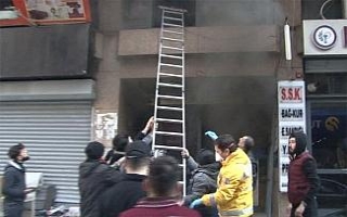Kağıthane’de yangın: Çok sayıda işçi mahsur...