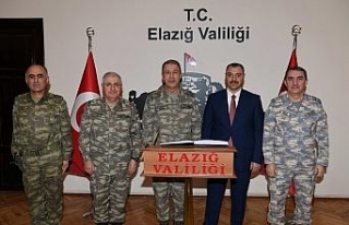Org. Akar Elazığ’da birlikleri denetledi
