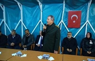 Orgeneral Akar şehit ailelerini ziyaret etti