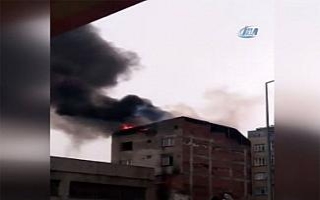 Sultangazi’de çıkan iki farklı yangın paniğe...