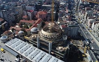 Taksim Camisi’nin ana kubbesinde sona doğru