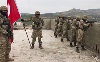 Türk bayrağını Raco’ya mehter marşı eşliğinde...