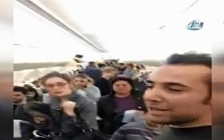 Yolcular uçakta sinir krizi geçirdi