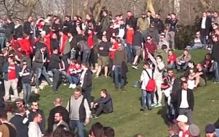 Yüzlerce Bayern Münih taraftarı Taksim’de toplandı