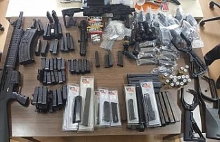 2 DEAŞ’lı silah ve teçhizatlarıyla birlikte...