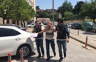 77 yaşında 16 kilogram esrarla yakalandı