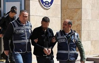 ’Afrin’den geldik’ deyip askeri kimlikle şehri...