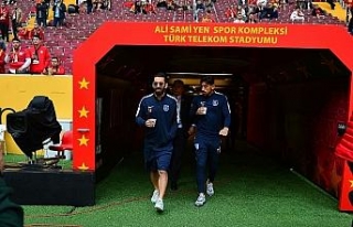 Arda Turan ıslıklandı