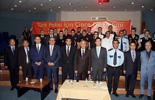 Atatürk Havalimanı’nda polislere Çince dersi
