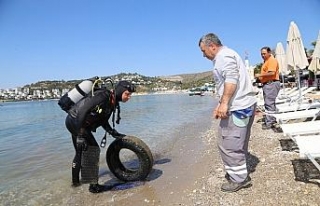 Bodrum’da deniz dibi temizliği sürüyor