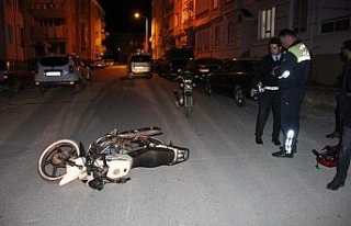 Çarptığı motosikleti 500 metre sürükledi