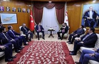 Çavuşoğlu KKTC Başbakanı Erhürman ile bir araya...
