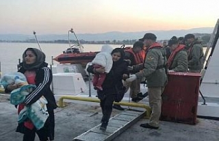 Dikili açıklarında 70 göçmen yakalandı