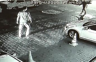 Döner bıçaklı saldırgan güvenlik kamerasında