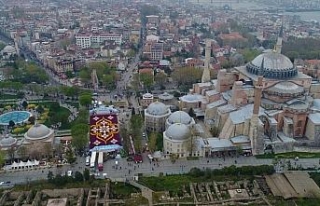 Dünyanın en büyük lale halısı havadan görüntülendi