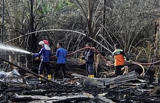 Endonezya’da petrol kuyusunda yangın: 21 ölü