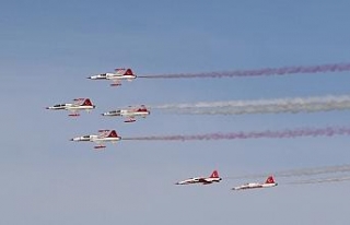 Eurasia Airshow’da Türk Yıldızları’ndan muhteşem...