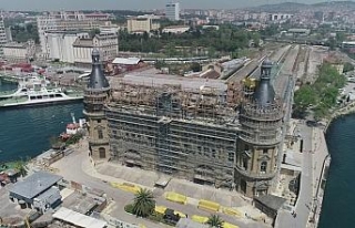 Haydarpaşa Garında restorasyon çalışmaları sürüyor