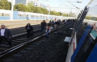 İzban seferleri durdu, vatandaş yaya kaldı