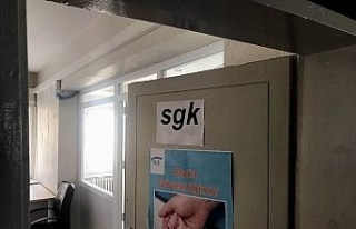 Kapıları kırarak Noter ve SGK binasına girdiler