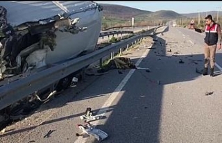 Kontrolden çıkan araç bariyerlere çarptı: 1 ölü,...